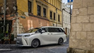 Lexus LM 350h. Samochodowa klasa biznes