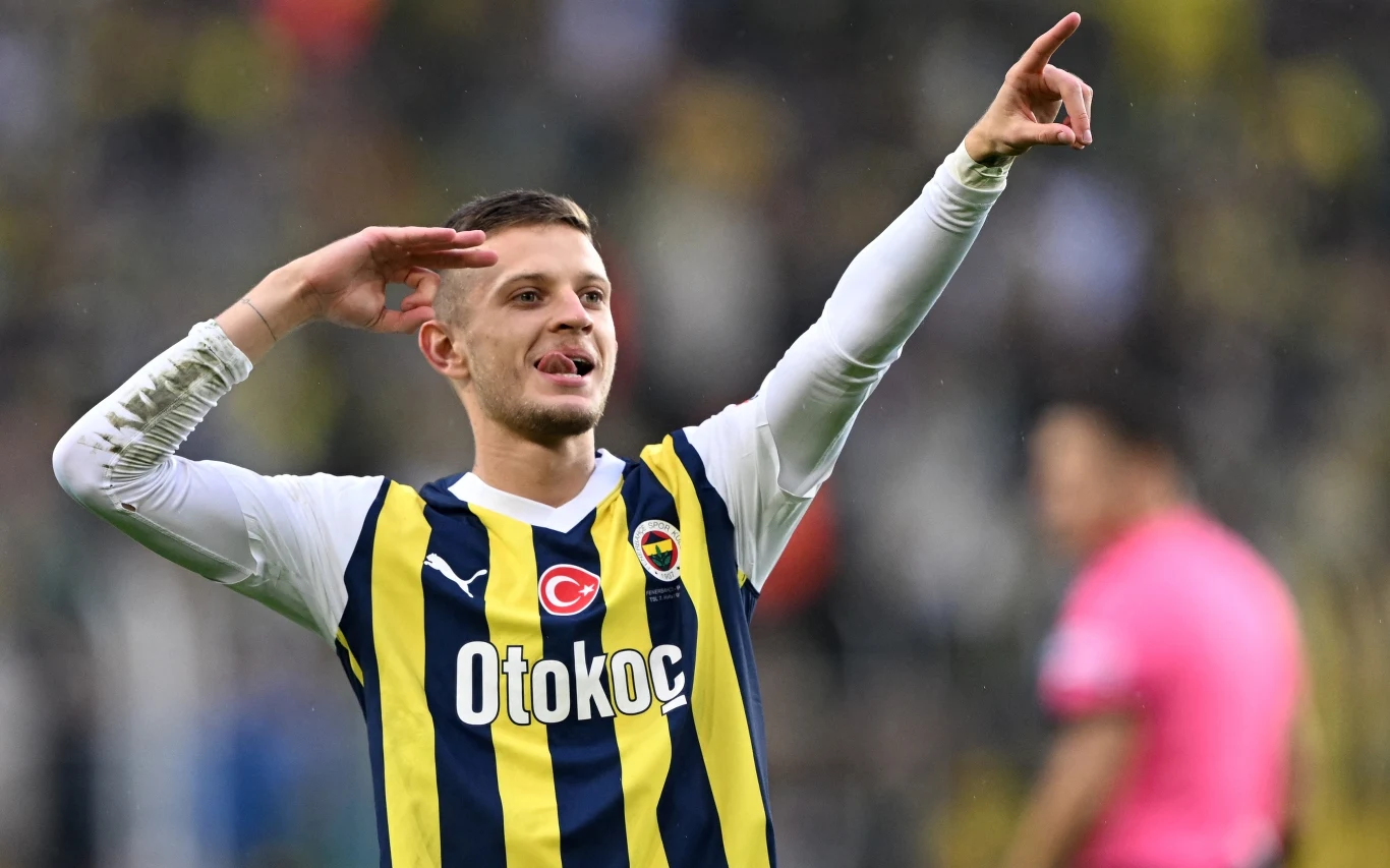 Sebastian Szymański