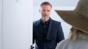 Budzyński (Krystian Wieczorek) odnajdzie Julię (Marta Chodorowska) w Toskanii 
