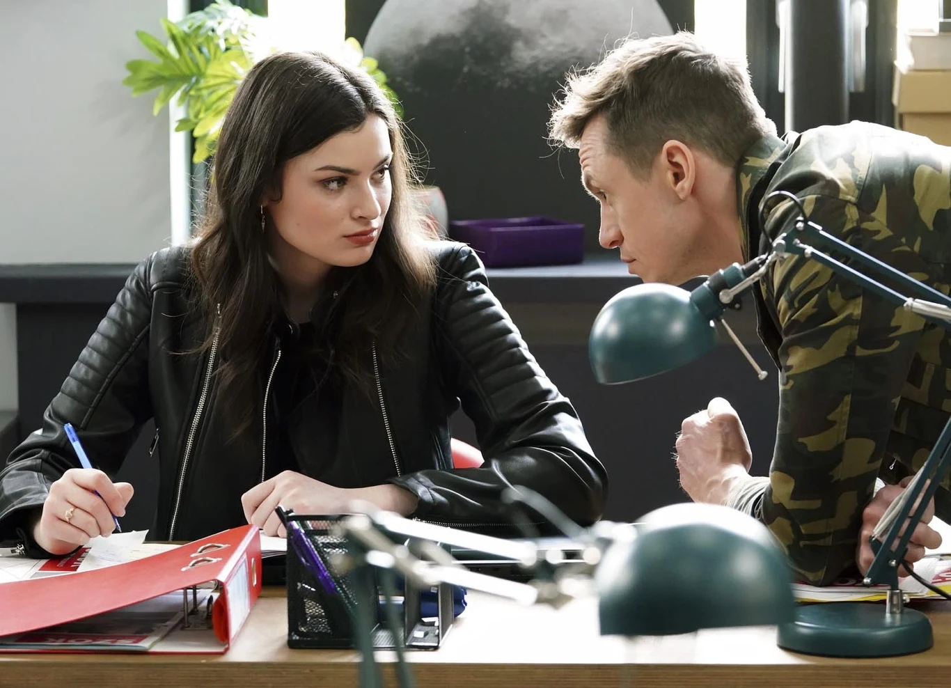 Weronika zapewni Błażeja, że Łukasz ciągle podkreśla, że bez niego nie powstałby tak dobry materiał