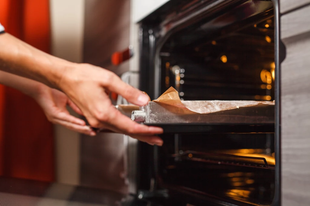 Zbyt wysoka temperatura w piekarniku spali grzyby, zamiast je wysuszyć