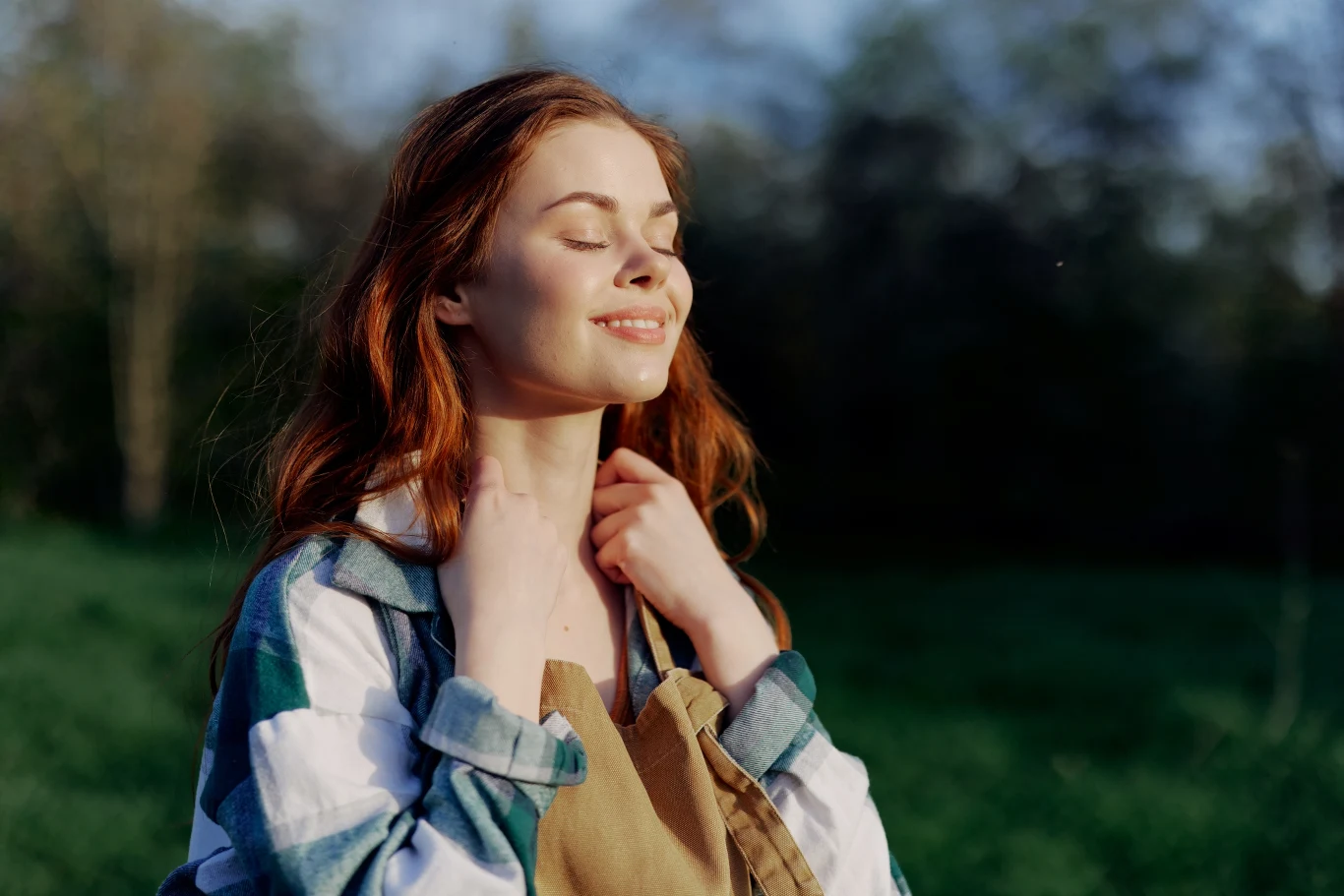 Bycie singielką może być równie szczęśliwe, co tworzenie związku. Ważne jest, aby decyzja o swoim statusie była przede wszystkim świadoma 