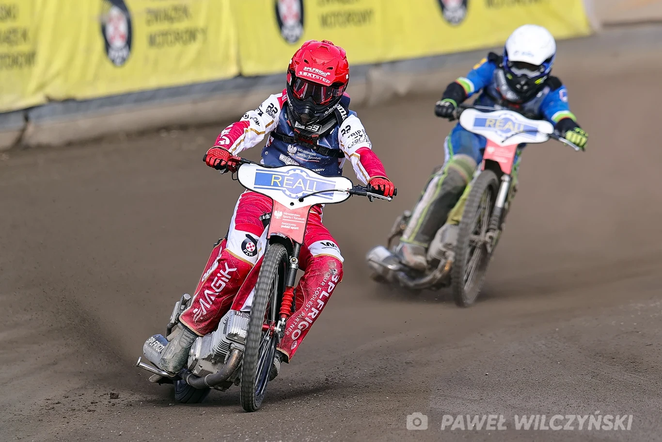 Przemysław Pawlicki na prowadzeniu