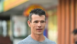 Pracował w szklarni i kopcił jak smok. Teraz inspiruje tysiące ludzi