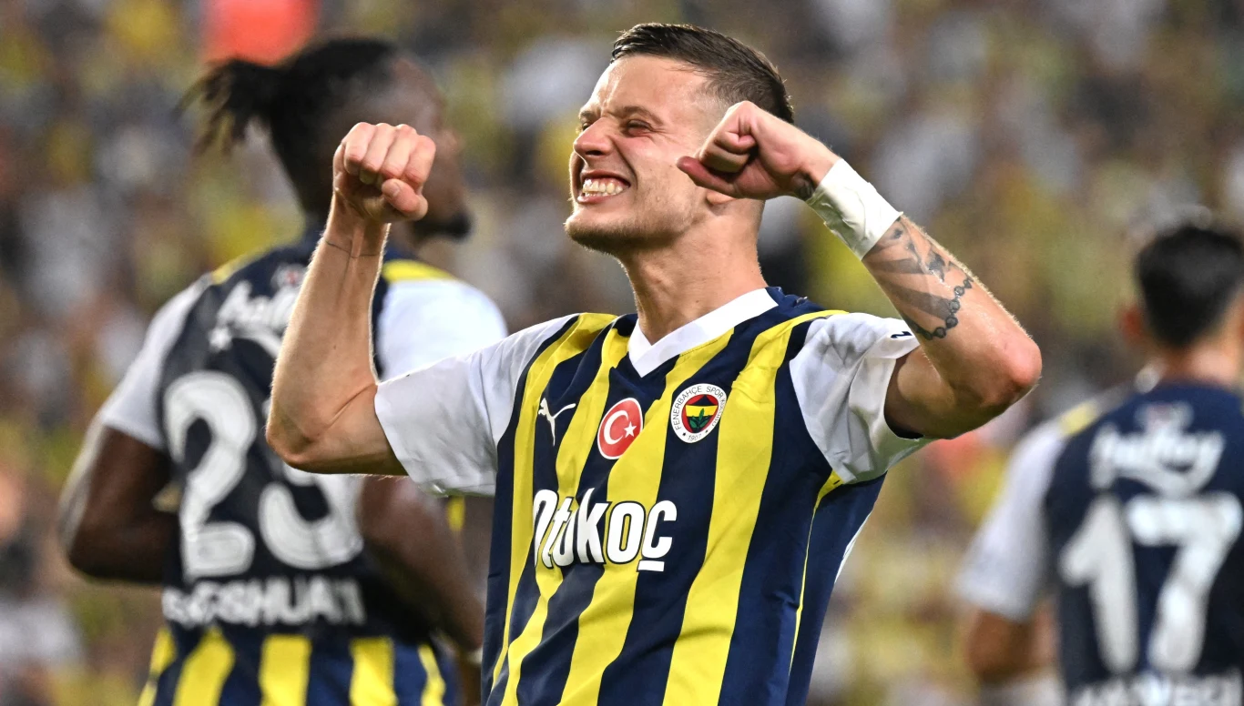 Sebastian Szymański