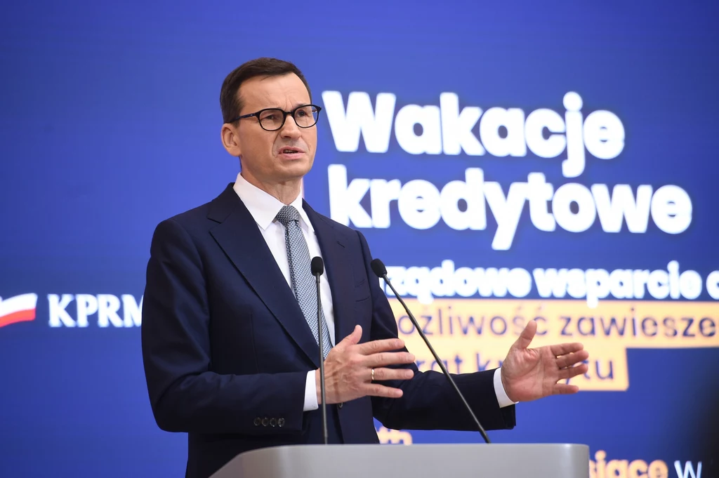 Wakacje kredytowe zostaną przedłużone w 2024 roku, ale nie będą dostępne dla wszystkich - poinformował premier Mateusz Morawiecki Wakacje kredytowe zostaną przedłużone w 2024 roku, ale nie będą dostępne dla wszystkich - poinformował premier Mateusz Morawiecki