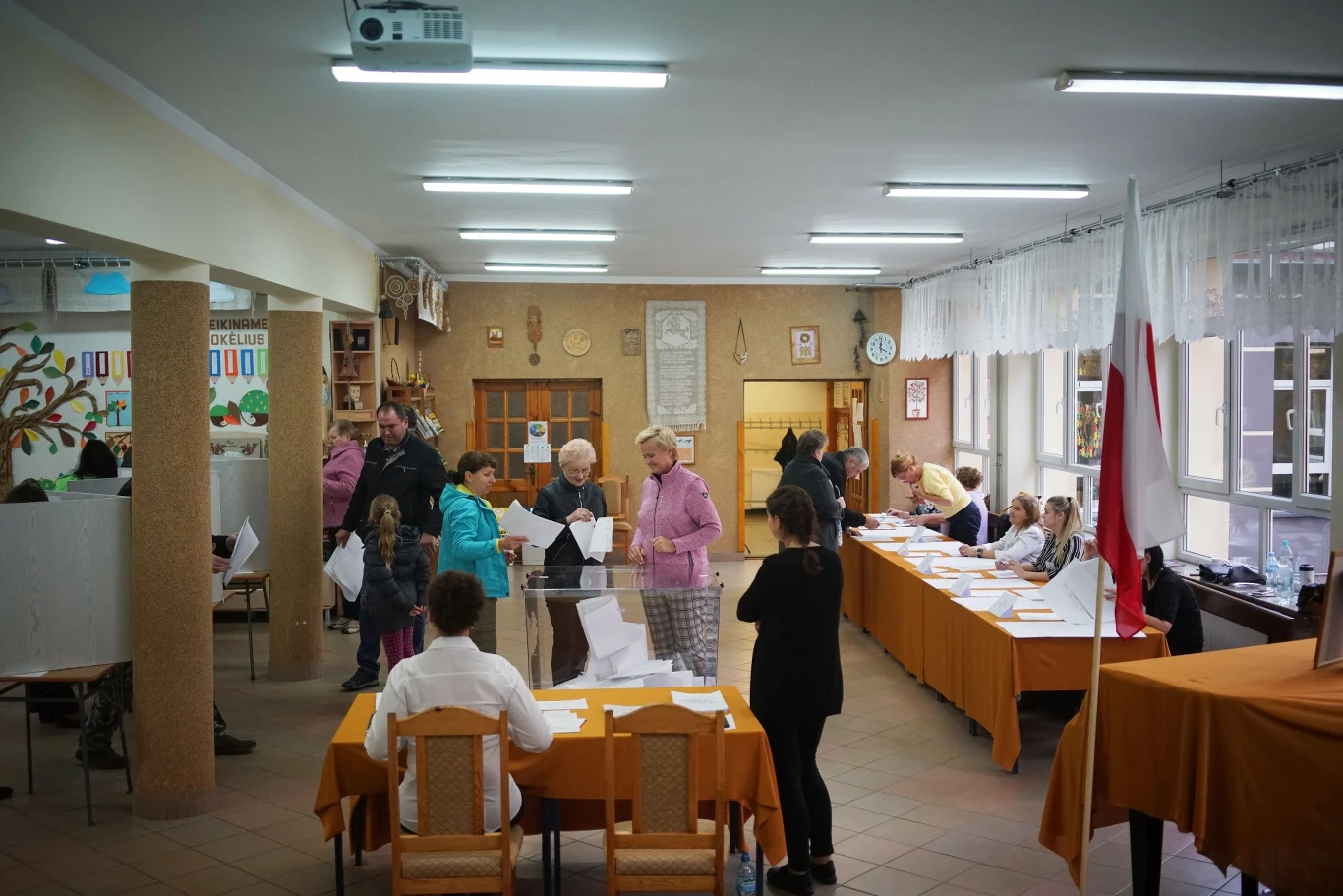 Ekspertka SWPS: "Jeśli kobiety stanowią ponad połowę społeczeństwa, to mogą mieć decydujący wpływ na wynik wyborów"