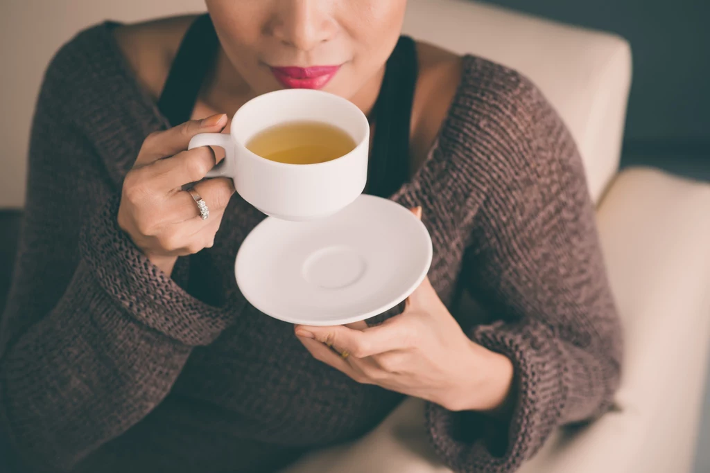 Jak często sięgać po herbatę z igieł sosny?