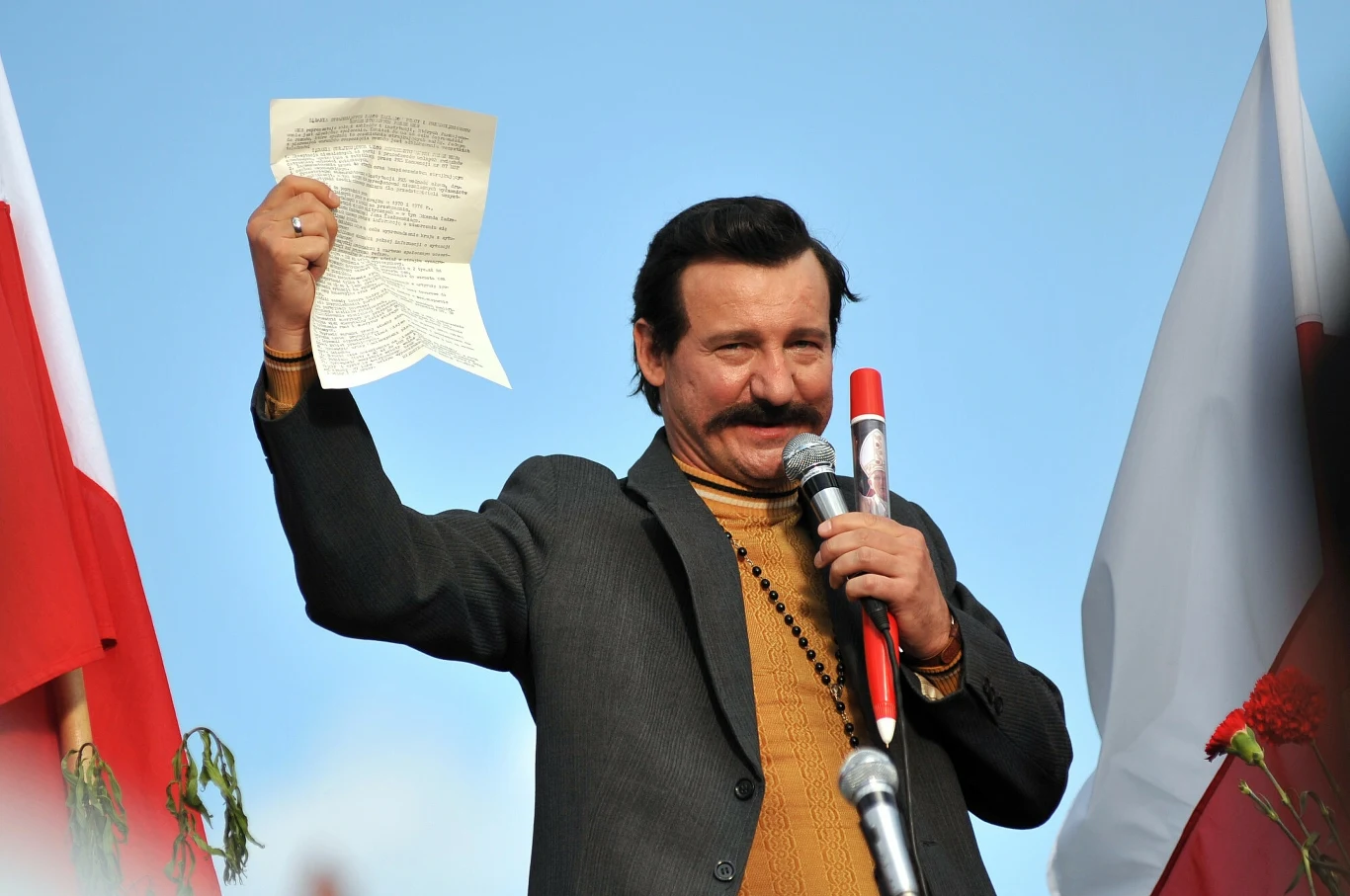 Robert Więckiewicz w scenie z filmu "Wałęsa. Człowiek z nadziei" Robert Więckiewicz w scenie z filmu "Wałęsa. Człowiek z nadziei"