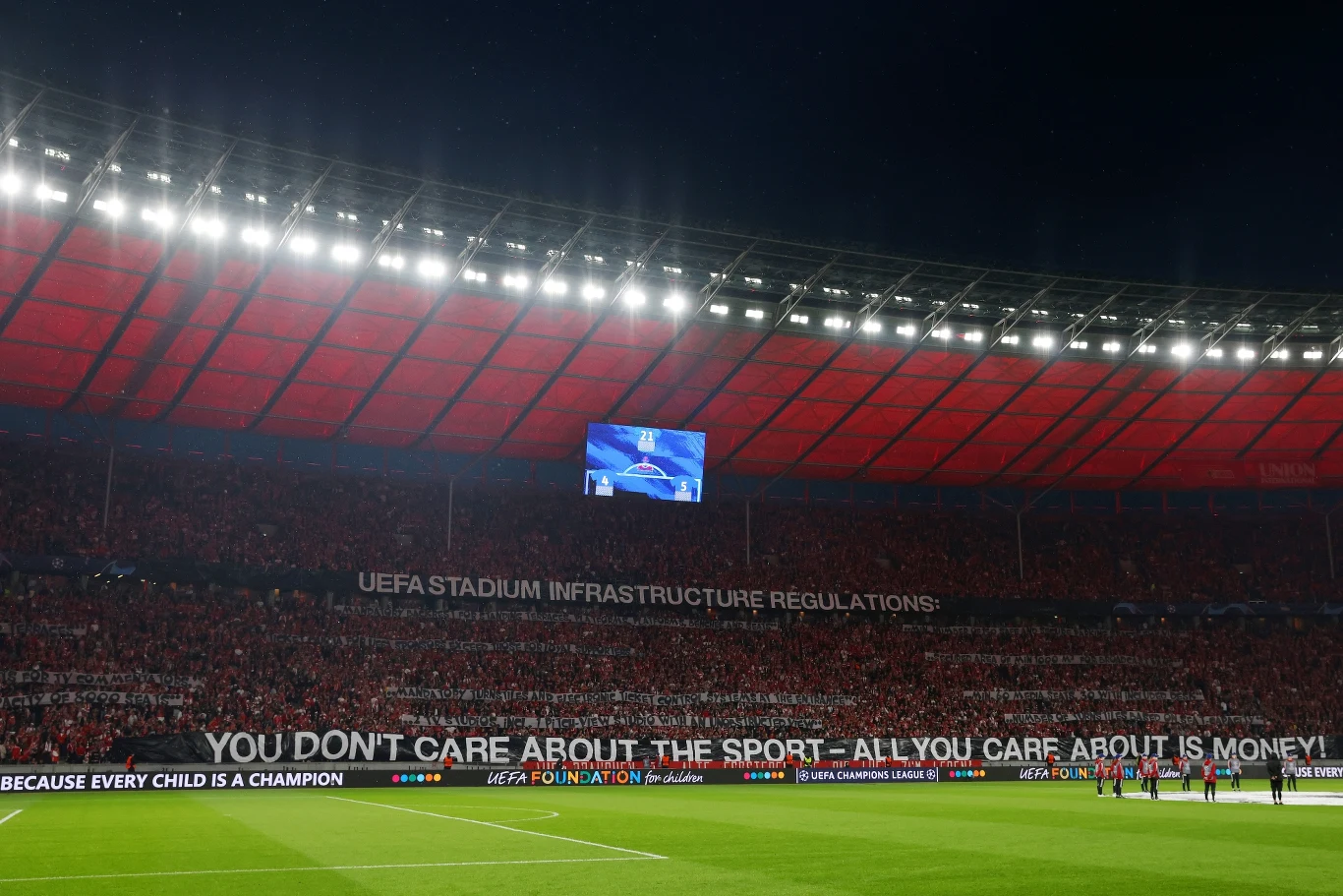 Fani Unionu Berlin zaatakowali UEFA