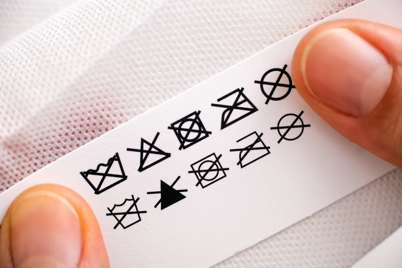 Nie lekceważ oznaczeń na metkach, bo zniszczysz swoje ulubione ubrania Nie lekceważ oznaczeń na metkach, bo zniszczysz swoje ulubione ubrania