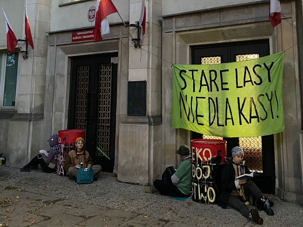 Protest pod siedzibą Ministerstwa klimatu i środowiska, 4 października