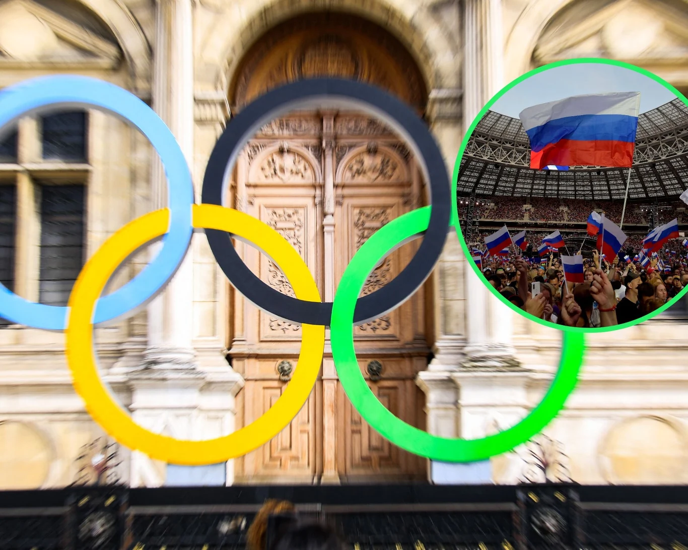 Koła olimpijskie w Paryżu i rosyjskie flagi powiewające na Łużnikach (w ramce) Koła olimpijskie w Paryżu i rosyjskie flagi powiewające na Łużnikach (w ramce)