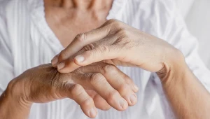 Ręce stają się "jak z waty". To najczęstszy powód drętwienia i mrowienia 