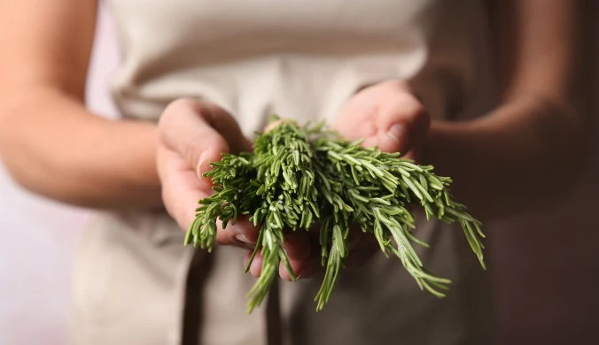 Rozmaryn może pomóc uporać się z infekcją, a także wzmocnić odporność