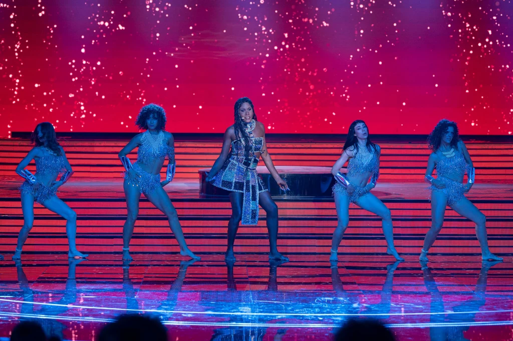 "Twoja Twarz Brzmi Znajomo". Nick Sincler jako Doja Cat "Twoja Twarz Brzmi Znajomo". Nick Sincler jako Doja Cat