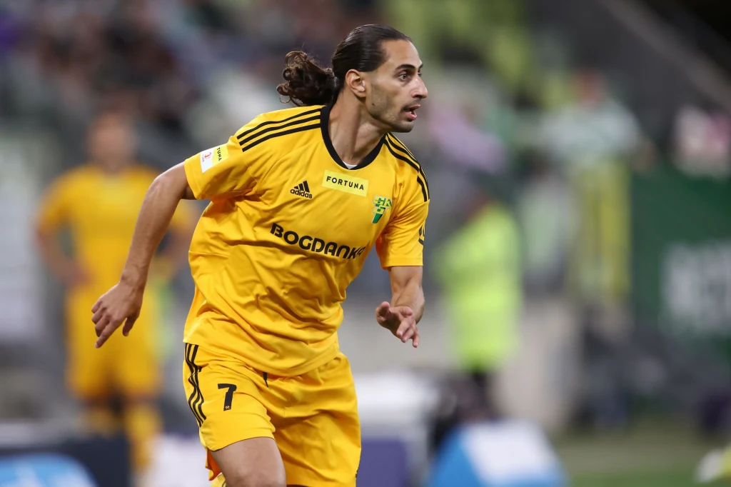 Ilkay Durmus zadebiutował wczoraj w barwach Górnika Łęczna, w meczu z byłym klubem - Lechią Gdańsk Ilkay Durmus zadebiutował wczoraj w barwach Górnika Łęczna, w meczu z byłym klubem - Lechią Gdańsk