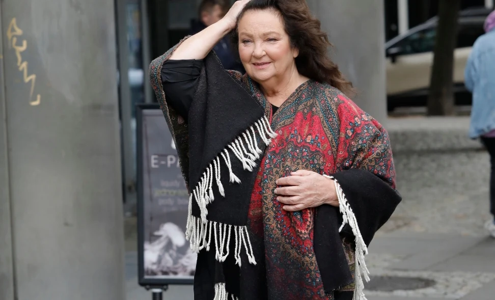 Anna Dymna pod studiem DDTVN