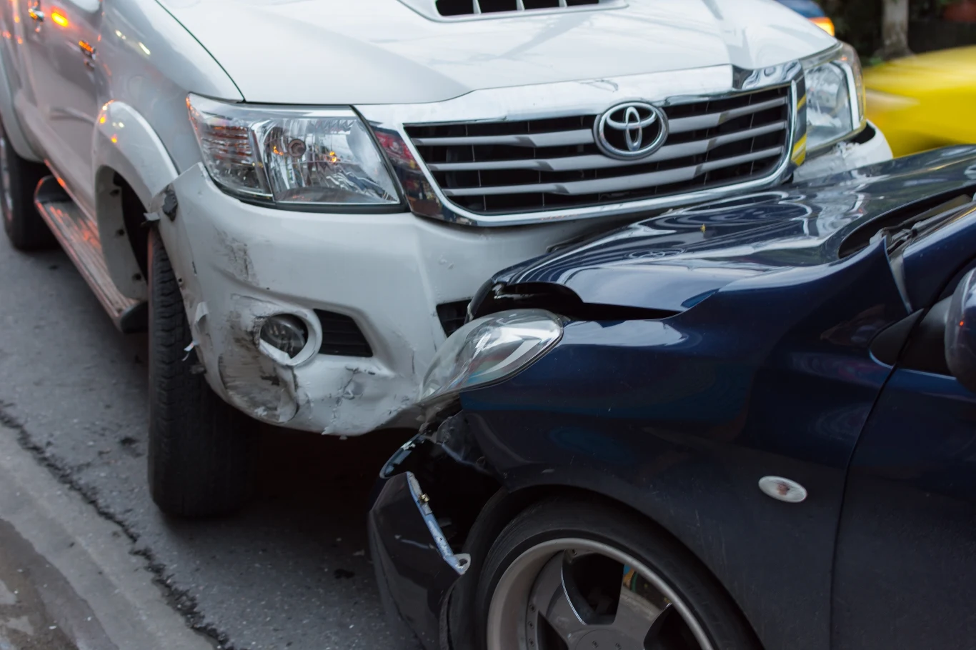 Wystarczy chwila nieuwagi i kolizja może zdarzyć się każdemu. Czy trzeba wzywać policję? Wystarczy chwila nieuwagi i kolizja może zdarzyć się każdemu. Czy trzeba wzywać policję?