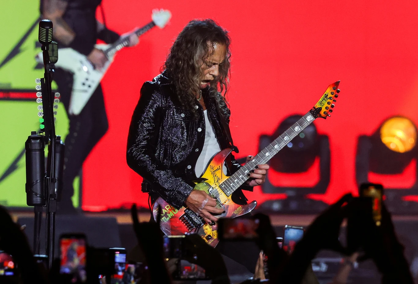 Podczas "No Repeat Weekend" zespół prezentuje po dwa występy w każdym mieście, z różnymi setlistami i różnymi supportami. Kirk Hammett (Metallica)