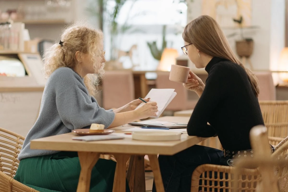 Idealny partner do rozmowy to taki, który wykazuje zainteresowanie tematem Idealny partner do rozmowy to taki, który wykazuje zainteresowanie tematem