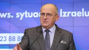 Szef MSZ Zbigniew Rau na spotkaniu z mediami w siedzibie Ministerstwa Spraw Zagranicznych w Warszawie