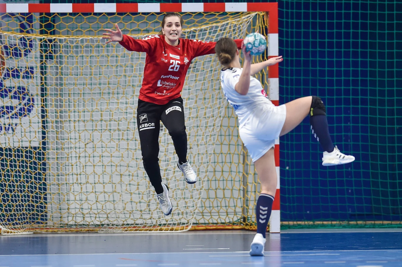 Paulina Wdowiak (w bramce)