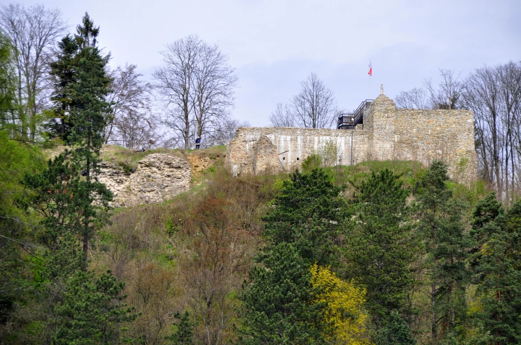 Zamek w Muszynie przez lata popadał w ruinę, zanim postanowiono go odbudować 