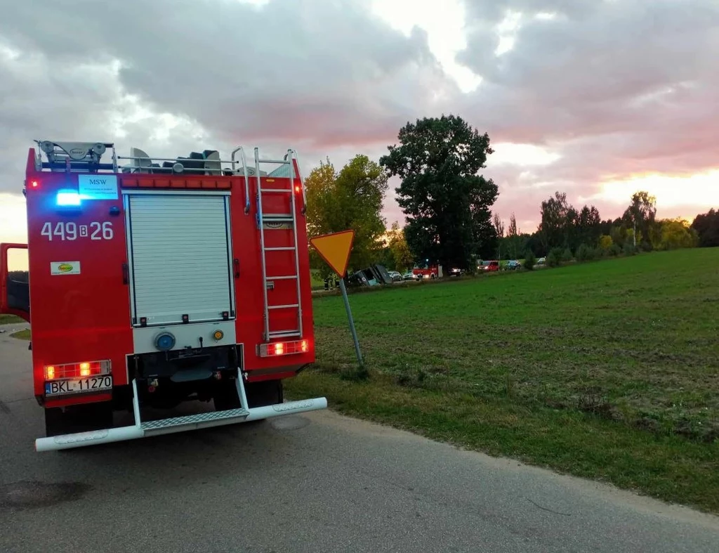 Zderzenie ciągnika z ambulansem wojskowym w miejscowości Rydzewo-Światki-Lachowo Zderzenie ciągnika z ambulansem wojskowym w miejscowości Rydzewo-Światki-Lachowo