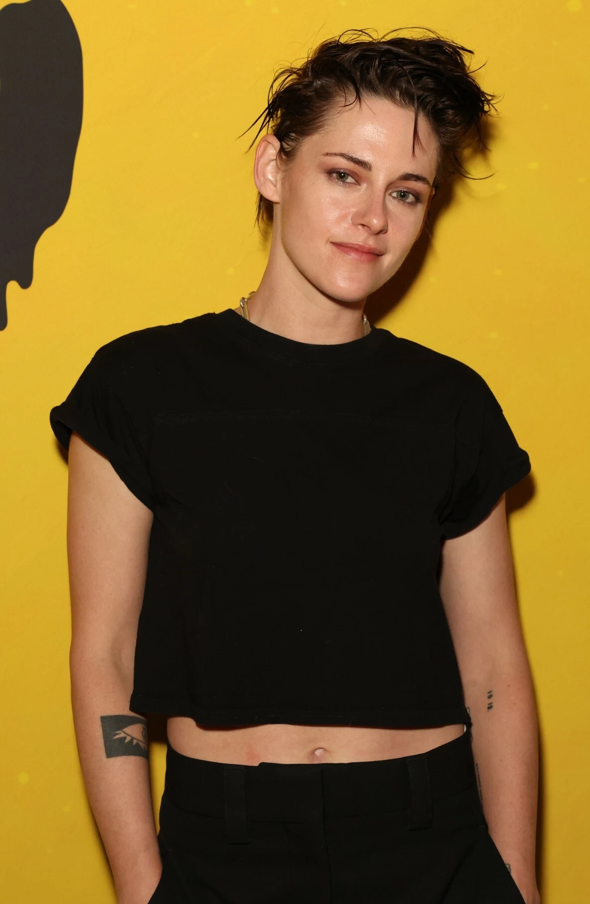 Kristen Stewart w najmodniejszej fryzurze jesieni 2023 - mixie cut