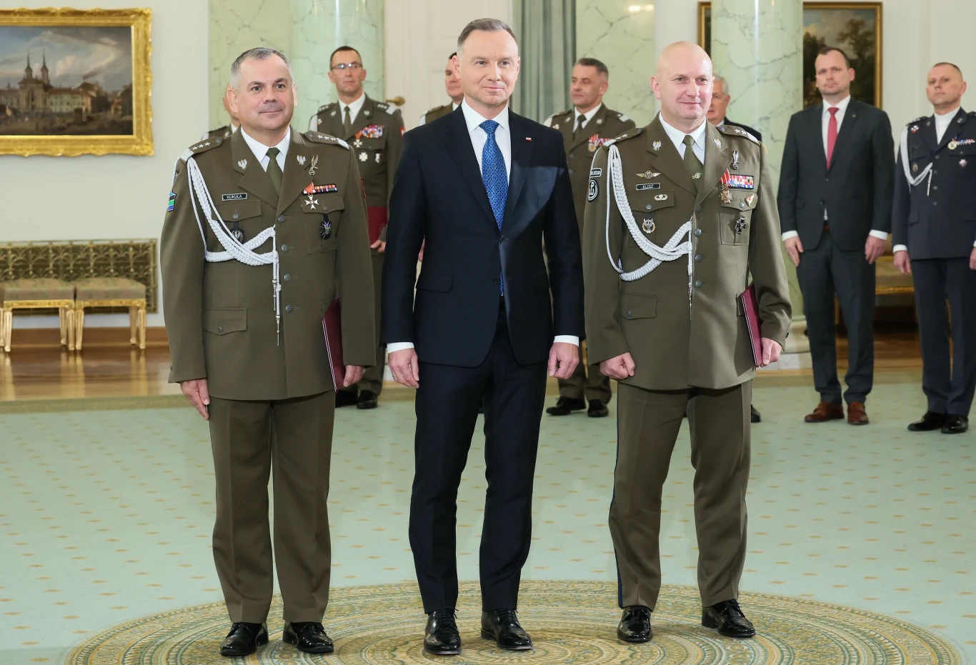 Zmiany w dowództwie Wojska Polskiego. Gen. broni Wiesława Kukuła oraz gen. dywizji Maciej Klisz otrzymali nominacje Zmiany w dowództwie Wojska Polskiego. Gen. broni Wiesława Kukuła oraz gen. dywizji Maciej Klisz otrzymali nominacje