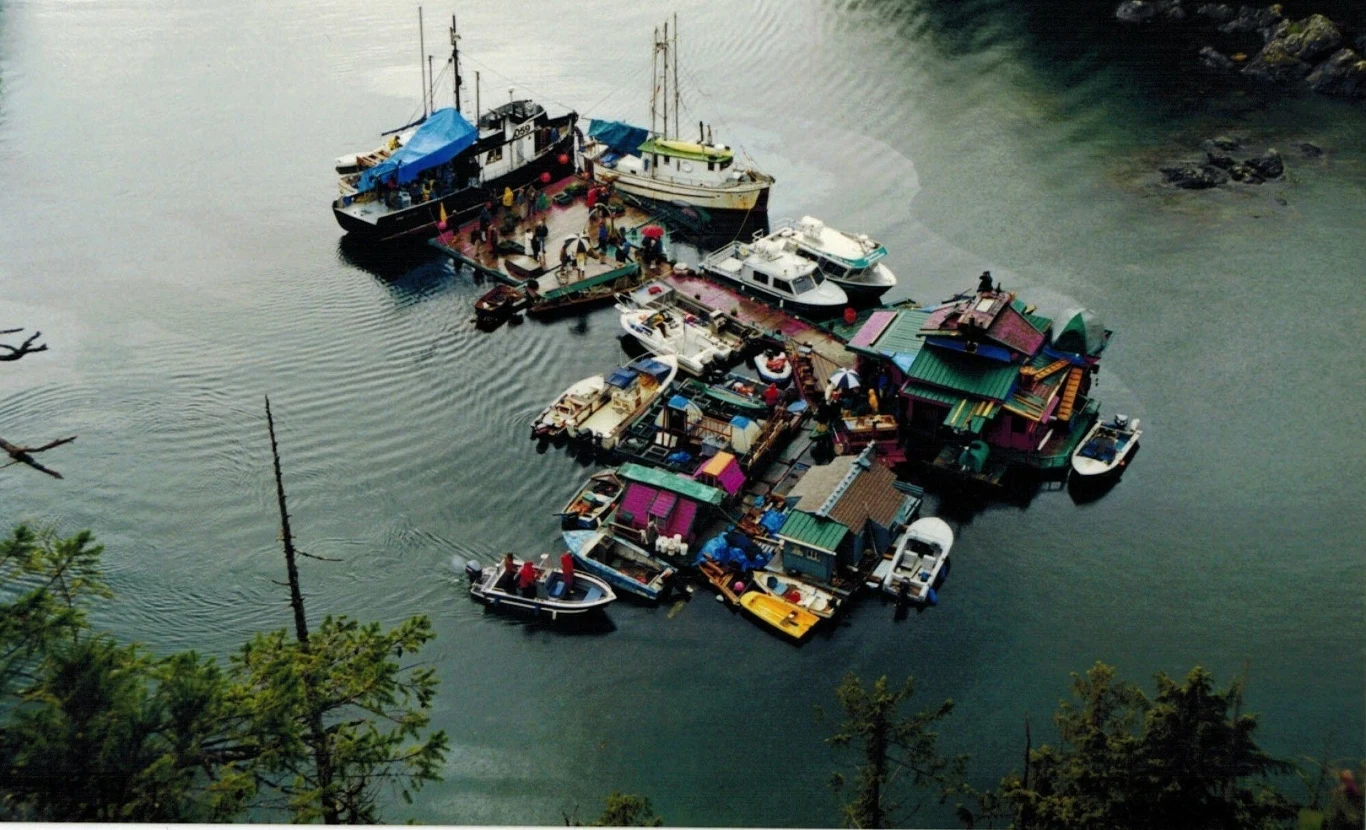 Szklarnia, kurnik i fabryka świec. Czego tam nie było... Szklarnia, kurnik i fabryka świec. Czego tam nie było...