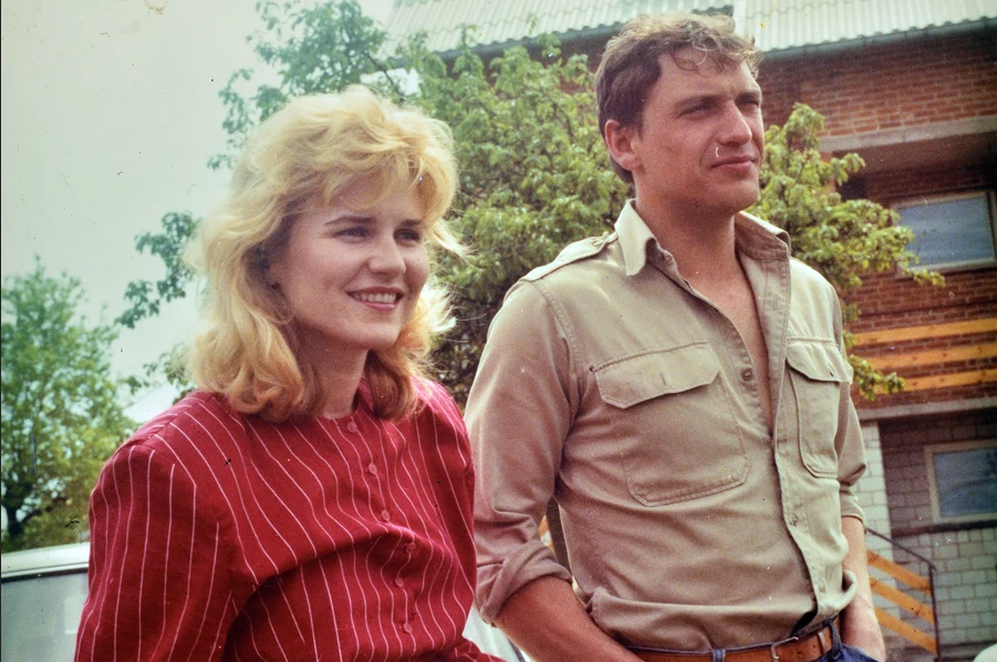 Kadr z filmu "Galimatias czyli kogel - mogel II" : Grazyna Blecka-Kolska, Dariusz Siatkowski Kadr z filmu "Galimatias czyli kogel - mogel II" : Grazyna Blecka-Kolska, Dariusz Siatkowski