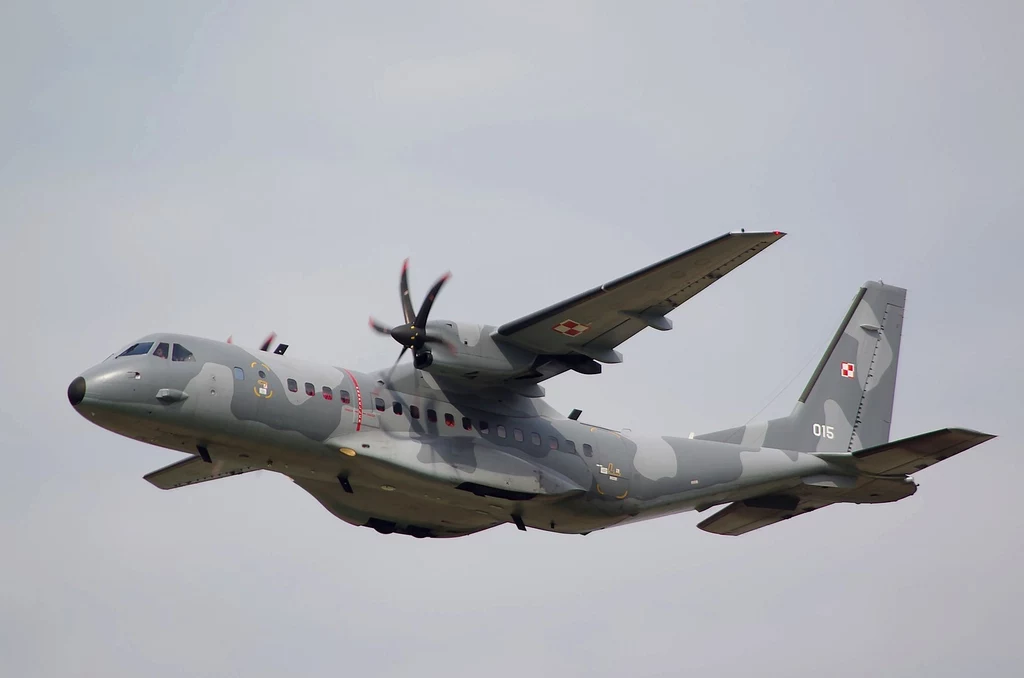 CASA C-295M o numerze bocznym 019, który rozbił się 23 stycznia 2008 roku, był jednym z najnowocześniejszych samolotów Sił Powietrznych w tamtym czasie. Do momentu wydarzeń w Mirosławcu wyleciał około 400 godzin