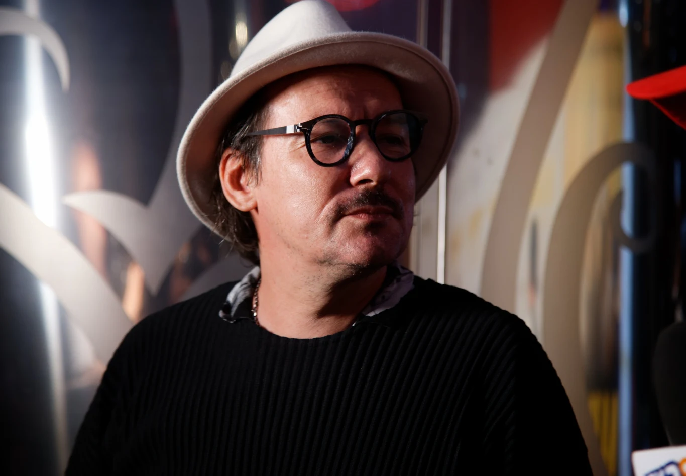 Andrzej Smolik opowiada o początkach współpracy z brytyjskim wokalistą Andrzej Smolik opowiada o początkach współpracy z brytyjskim wokalistą