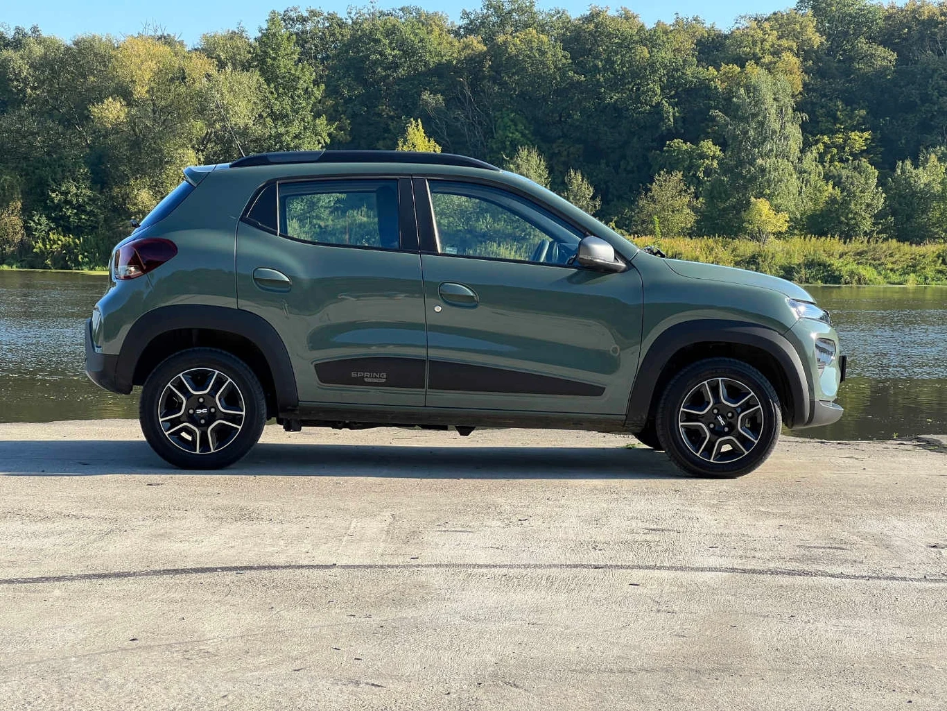 Dacia Spring jest produkowana w Chinach, a więc zostanie objęta karnymi cłami Dacia Spring jest produkowana w Chinach, a więc zostanie objęta karnymi cłami