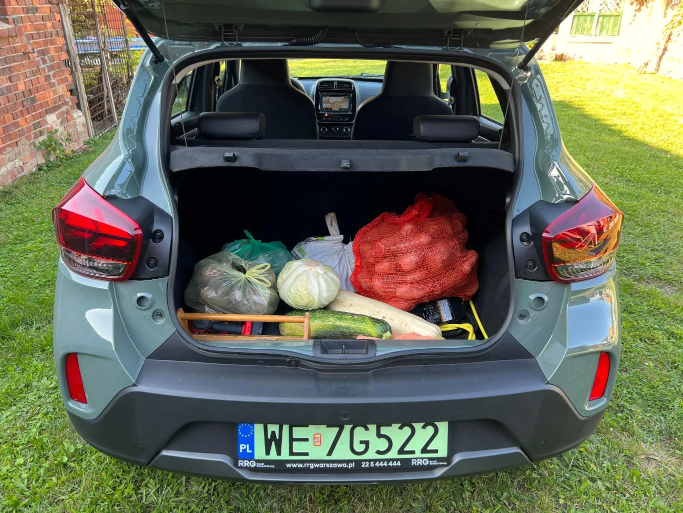 Na działeczkę po wiktuały - bagażnik będzie jak znalazł