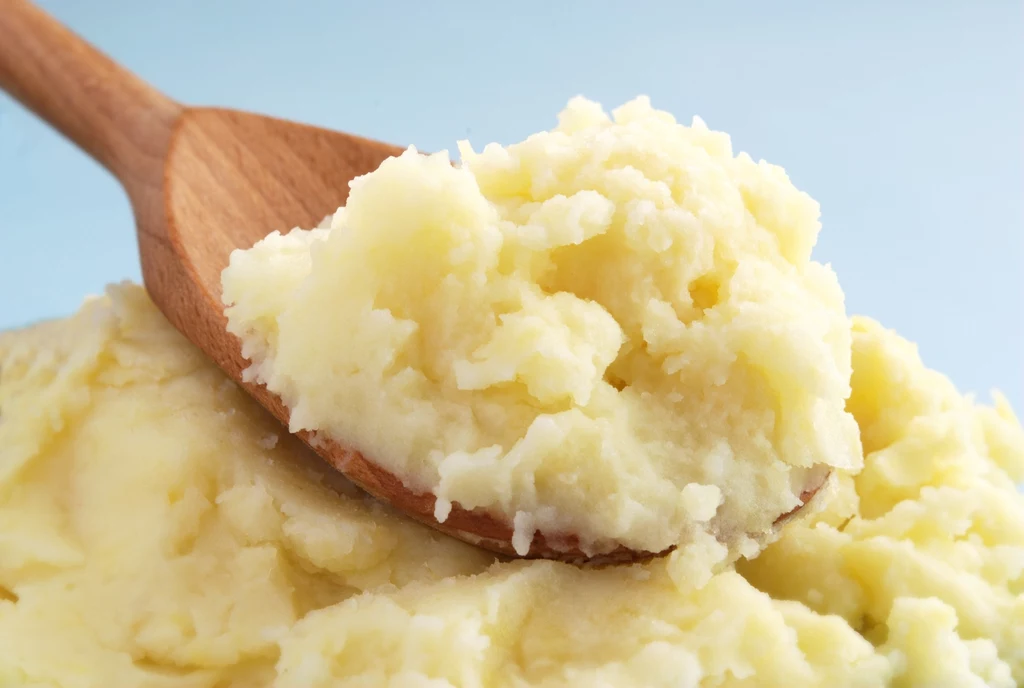 Ziemniaki z masłem to bomba kaloryczna. Jeśli nie chcesz przytyć, nie jadaj ich zbyt często