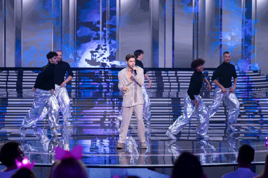 Twoja Twarz Brzmi Znajomo. Pola Gonciarz jako Michał Szczygieł Twoja Twarz Brzmi Znajomo. Pola Gonciarz jako Michał Szczygieł