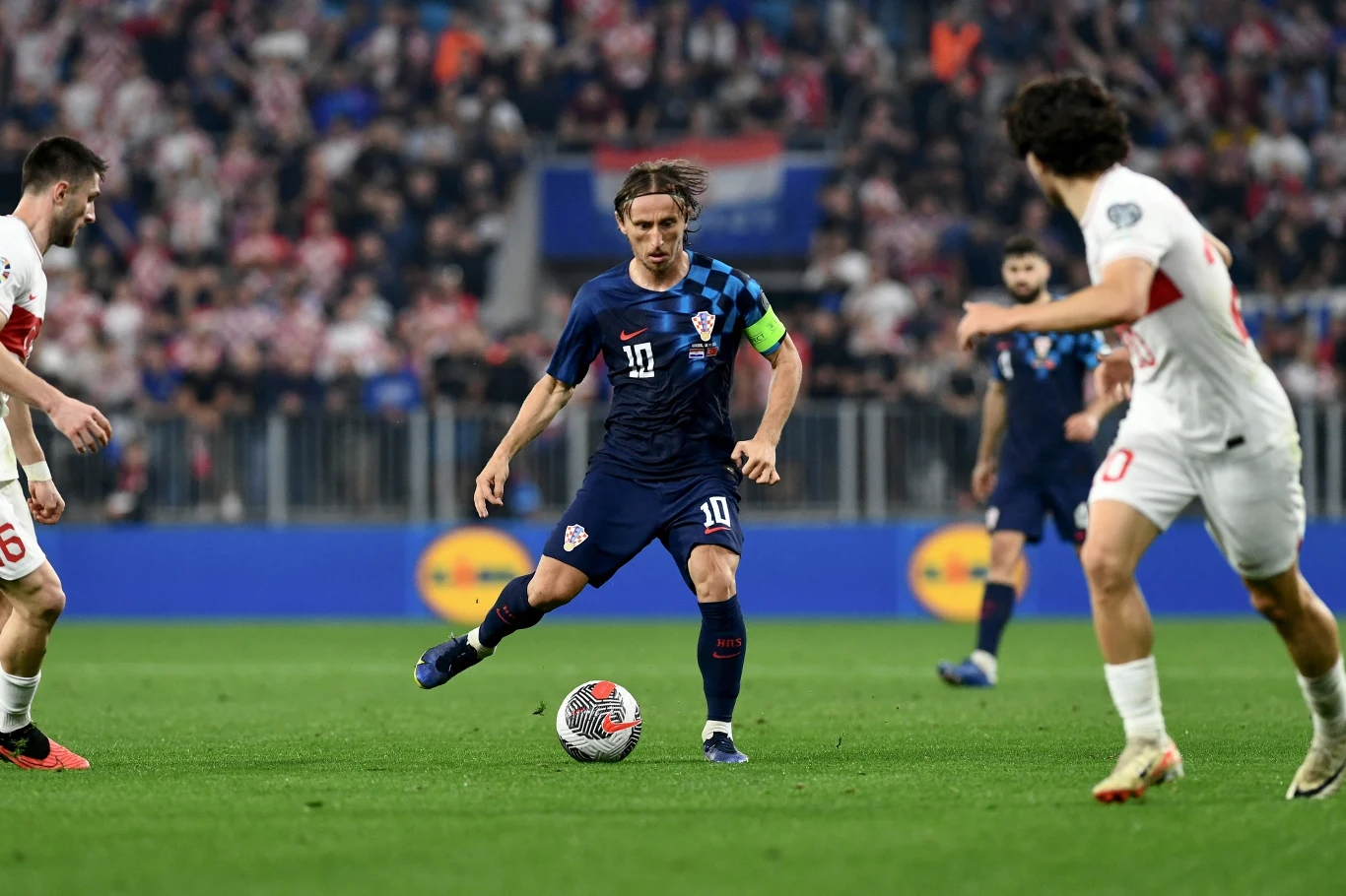 Luka Modric nie był w stanie odmienić losów Chorwacji w meczu z Turcją