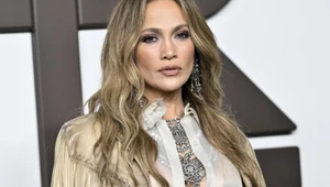 Jennifer Lopez promuje nowy singiel w naturalnym futrze. Posypią się gromy?