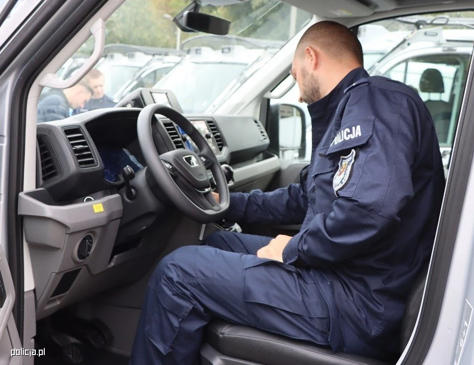 Nowe policyjne radiowozy MAN TGE