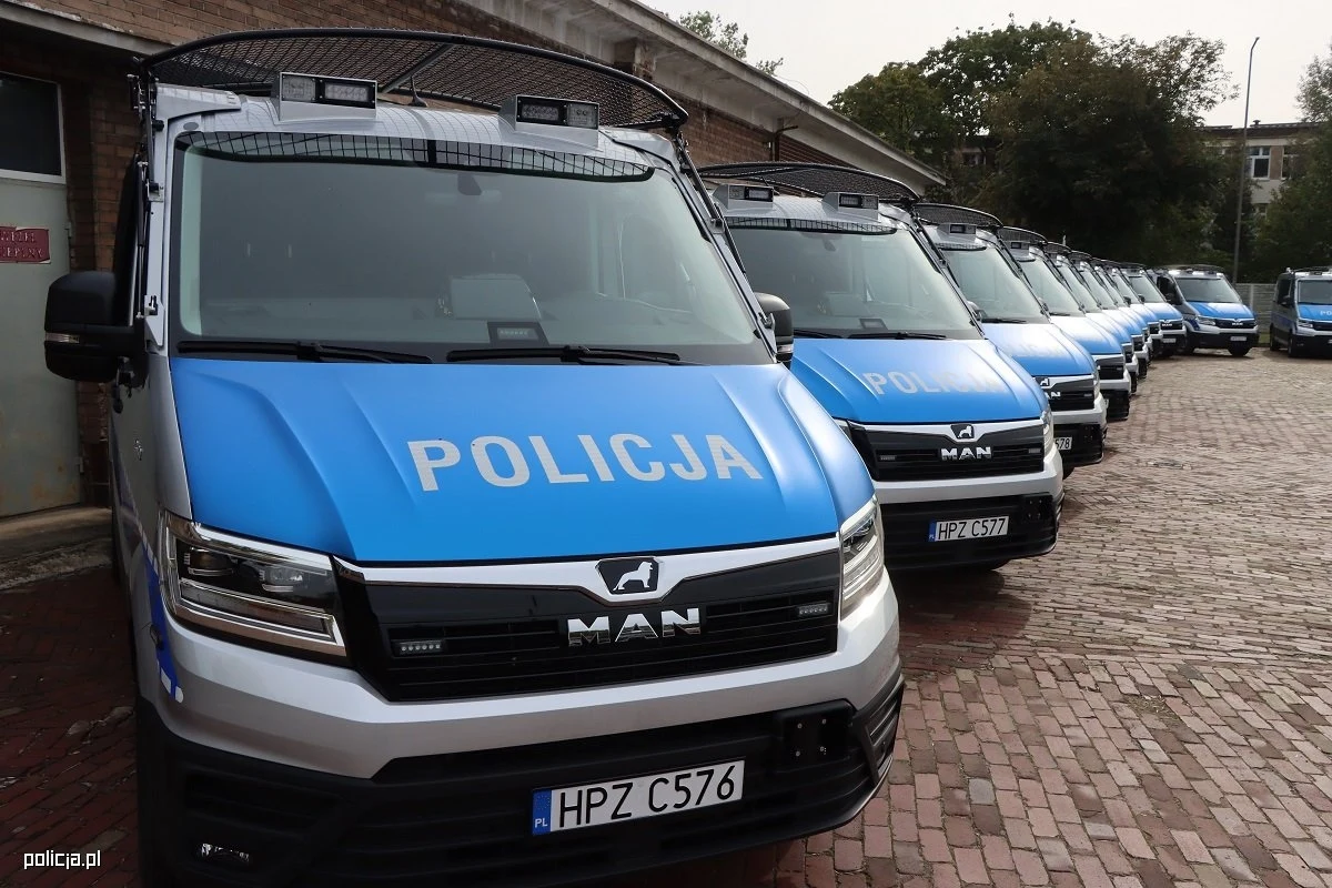 Nowe policyjne radiowozy MAN TGE