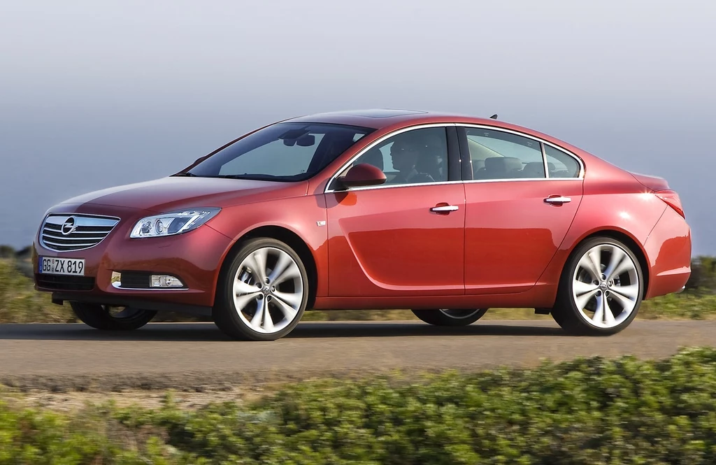 Opel Insignia pierwszej generacji była oferowana jako hatchback, sedan i kombi