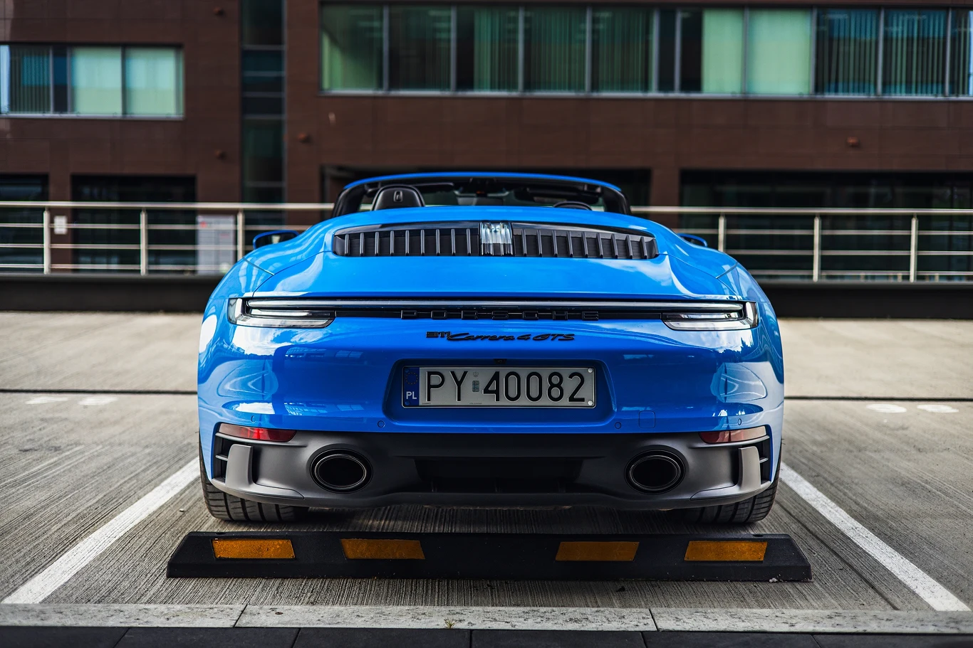 Porsche 911 Carrera 4 GTS Cabriolet Porsche 911 Carrera 4 GTS Cabriolet