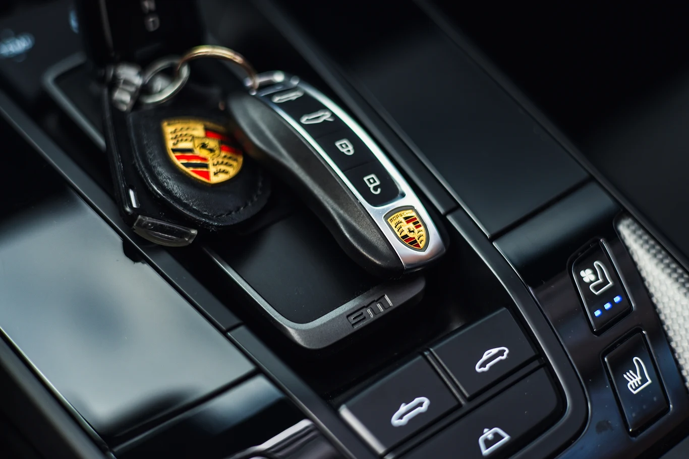 Porsche 911 Carrera 4 GTS Cabriolet Porsche 911 Carrera 4 GTS Cabriolet