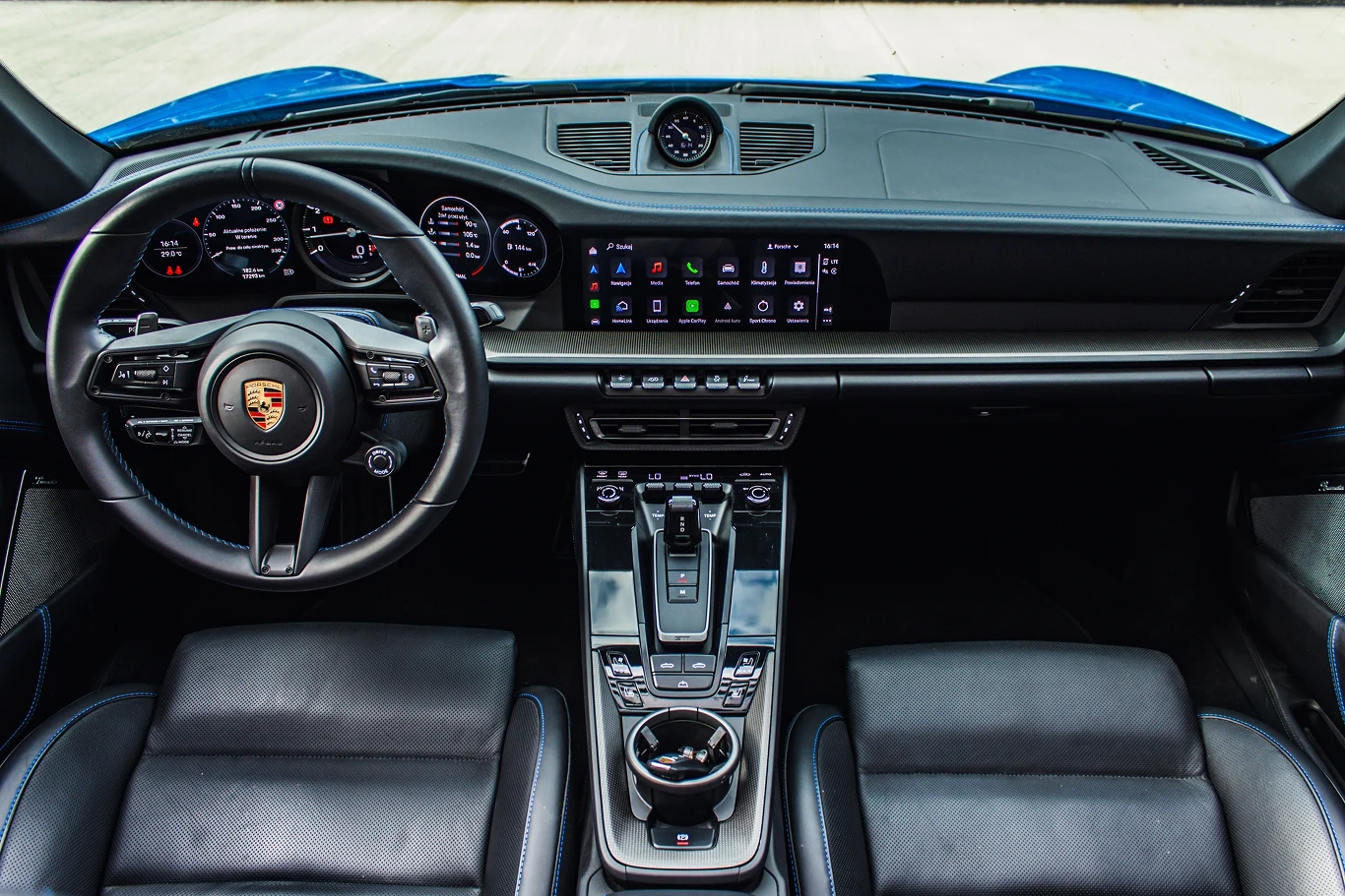 Porsche 911 Carrera 4 GTS Cabriolet Porsche 911 Carrera 4 GTS Cabriolet