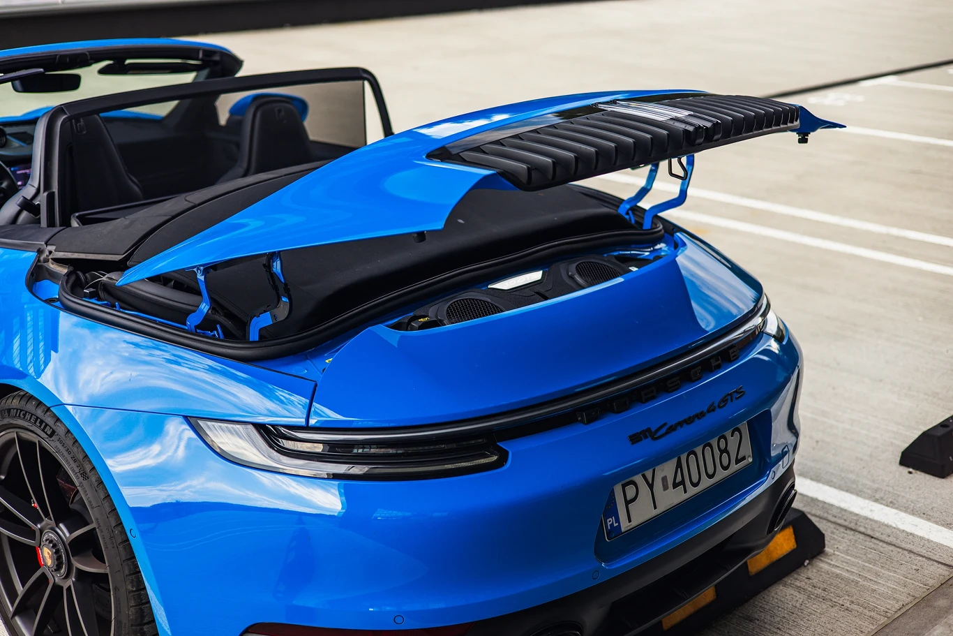 Porsche 911 Carrera 4 GTS Cabriolet Porsche 911 Carrera 4 GTS Cabriolet