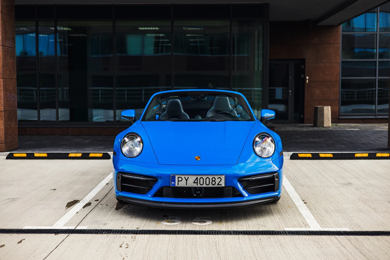Porsche 911 Carrera 4 GTS Cabriolet Porsche 911 Carrera 4 GTS Cabriolet