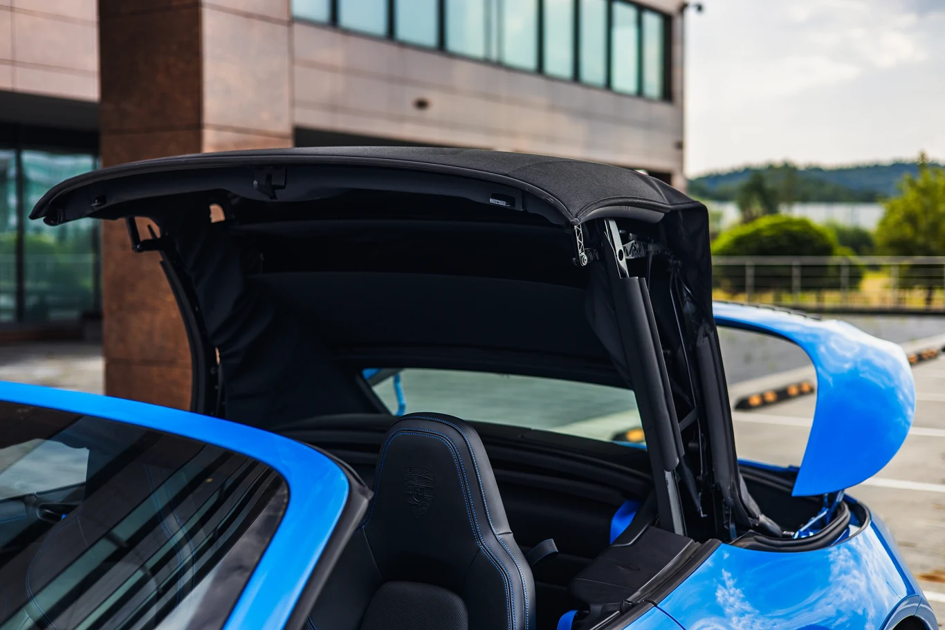 Porsche 911 Carrera 4 GTS Cabriolet Porsche 911 Carrera 4 GTS Cabriolet